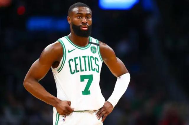 我才是蝙蝠侠！布朗狂砍40分却没能等来自己的罗宾